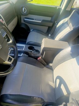 Prodám Dodge nitro 2.8 crd nafta - 4