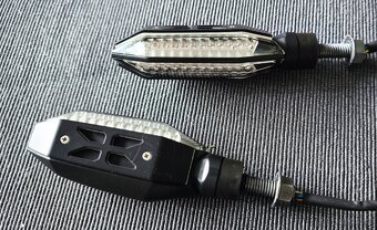 Zadní směrová LED světla Plus Yamaha blinkry - 4