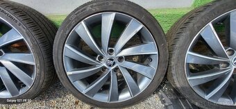 225 40R18 škoda octavia - 4
