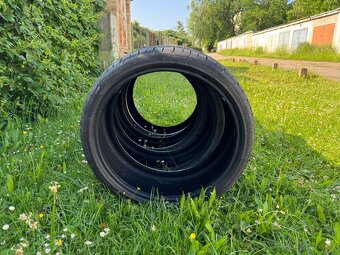 Tomket Sport 3  235/35 r19 najeto 300km - 4