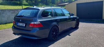 BMW 545i e61 manuál - 4