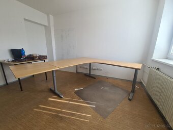 Kancelářský stůl rohový - 4