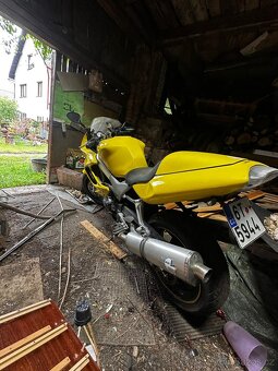 Honda VTR 1000 F - 4