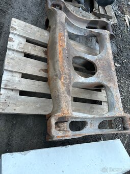 Rychloupinák na nakladače - 4