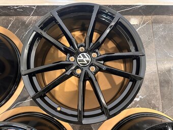 3G0601025BH original vw passat pretoria r19 5x112 - 4