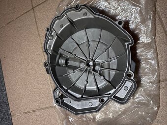 Víko spojky KTM Duke Adventure 790 890 R L GP - 4