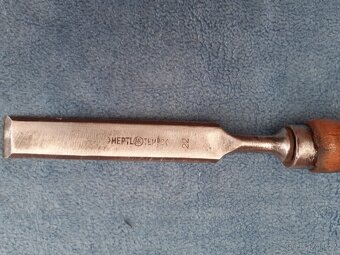 Prodám 5 dlát, jedno je značené - 4