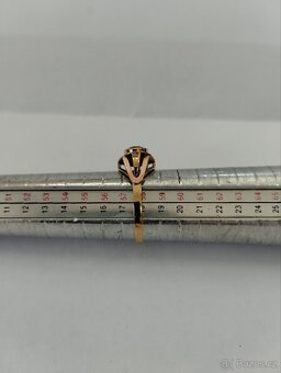 Zlatý prsten se světle modrým kamenem - 4