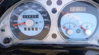 Piaggio Beverly 500 - 4