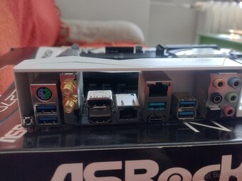 ASrock Z270 Taichi - 4