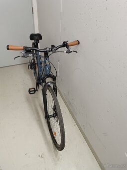 Trekingové kolo Decathlon Riverside 500 – nízký rám, tmavě m - 4