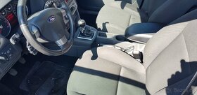 Prodám náhradní díly na Ford Focus Combi 2.0TDCi 100kw - 4