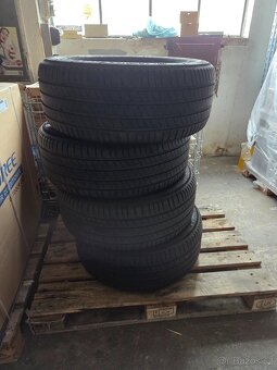Prodám letní pneumatiky Michelin 245/50 R19 - 4