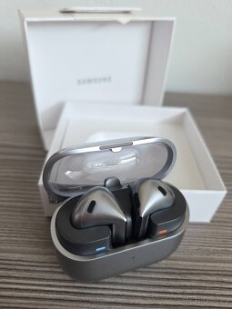 Sluchátka Samsung Galaxy Buds 3 - 4
