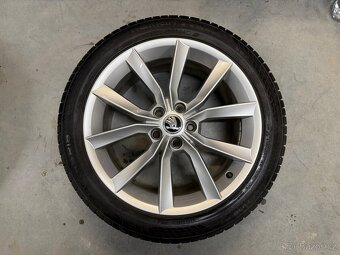 235/45 R18 98V Kompletní originální ALU sada Škoda Superb - 4