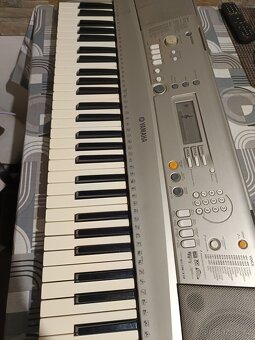 Prodám klávesy Yamaha PSR E303 - 4