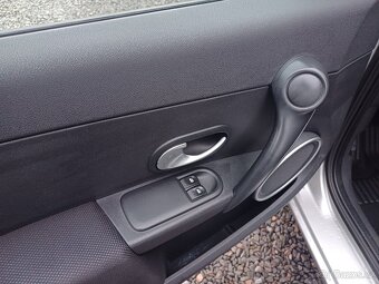 Renault Clio FACELIFT 1.6 16V 135396km. - 4