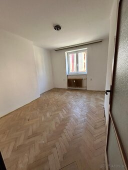 Byt 3+1+technická místnost - 4