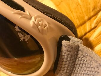 Junior lyžařské bundy Killtec a dívčí lyžařské brýle - 4