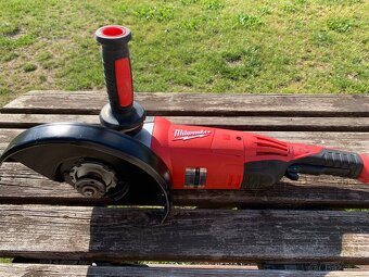 Úhlová bruska Milwaukee 230 - 4