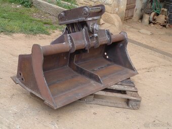 Svahovka traktorbagr Cat423 - 4
