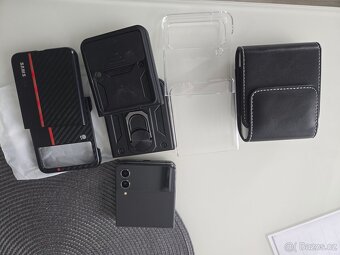 Samsung Galaxy Z Flip 4 - 4