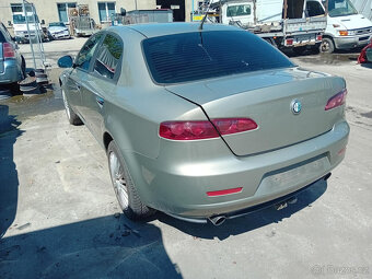 Alfa Romeo 159 2.4 JTD 20V ( 939A3000 ) 147kW r.2006 hnědá n - 4