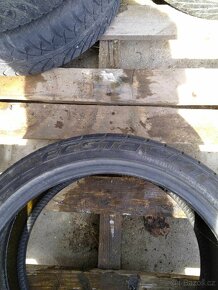 Letní Kumho 215/40R17 2005 staré, na pálení vhodné - 4