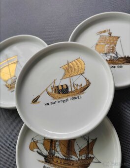 Nádherný porcelánovy podtacky s dekorem starožitné lodi - 4