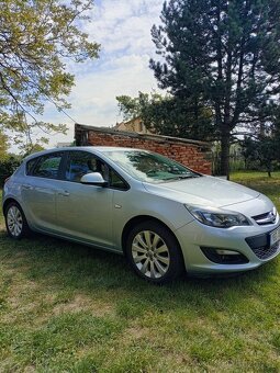 Opel Astra J 1.4i 74kW první majitel najeto pouze 53tis.km - 4