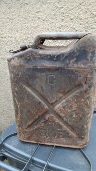 Starý vojenský U.S.A. kanystr - 4