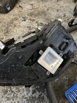 Pravý přední bixenon - Audi A6 C7 - 4