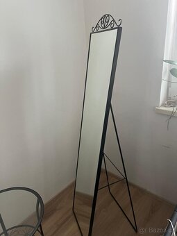 Prodám zrcadlo a stolek Ikea - 4