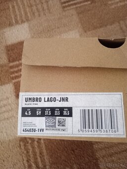 Dívčí boty na tělocvik Umbro, vel. 37,5 - 4