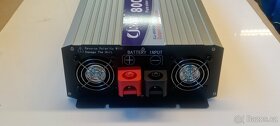 Invertor (měnič napětí) 8000W, 12Vss/230V stř., čistý sinus - 4