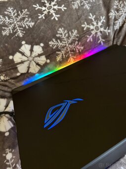 Asus Rog Strix Scar 18 G834JY - NEBULA040W Black + sluchadlá - 4