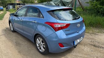 Hyundai i30 1.6crdi hatchback - 4