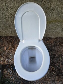 WC mísa a umyvadlo s baterií - 4