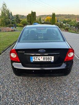 Prodám Ford Focus 1.6 85kW benzín r.v. 2008 - 4