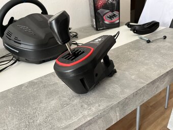 Volant Thrustmaster T300 + řadicí páka Thrustmaster TH8S - 4