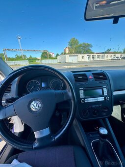 Volkswagen Golf 5 2007 1.6i - servisováno + zimní sada - 4