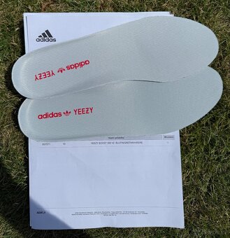 Yeezy Boost 350 v2 blue tint - 4