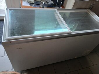 pultový prosklený mrazák 400L - 4