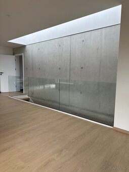 Ocelové schodiště, schody + skleněné zábradlí - 4