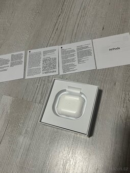 Apple AirPods 3 - 4