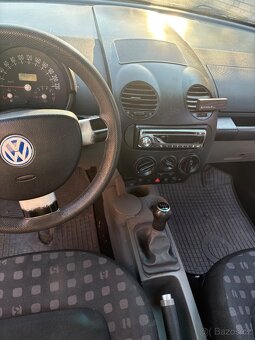 Volkswagen New Beetle - 4