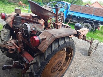 Traktor RS 09 - 4