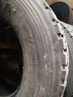 pneu 315/70r22,5 - 4