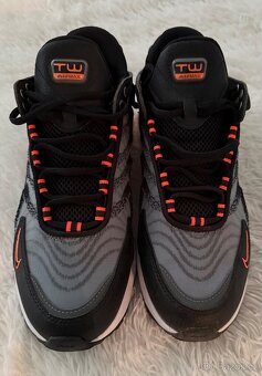 Nike Air Max TW - 4
