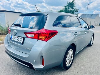 Auris kombi 1.6 97kW - 4